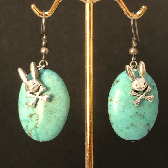 HAND CRAFTED Blue Green Faux turquoise earring and silver tone mad bunny charms - Picture 4 of 9
